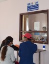 Bệnh nhân nhận thuốc ARV tại phòng khám ngoại trú Bệnh viện Đa khoa thành phố Cần Thơ.