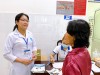 CDC tổ chức khám phụ khoa và sàng lọc ung thư cổ tử cung cho chị em phụ nữ tại huyện Phong Điền