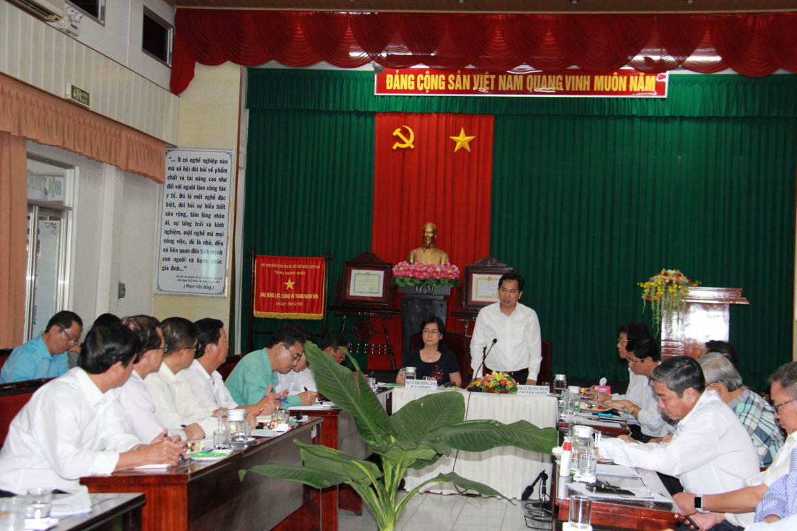 Đồng chí Lê Quang Mạnh, Phó Bí thư Thành ủy, Chủ tịch UBND TP Cần Thơ phát biểu tại cuộc họp