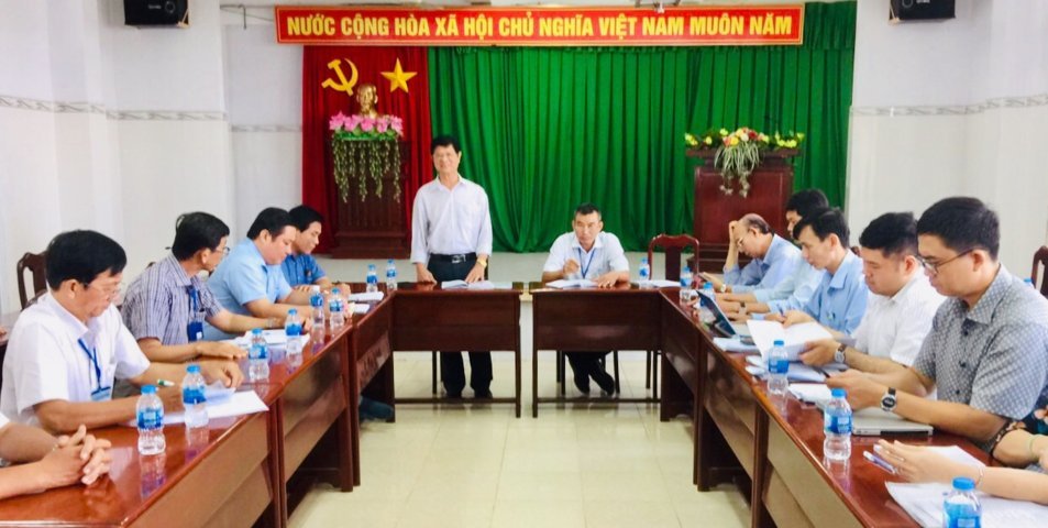 BS.CKI Huỳnh Văn Nhanh, Phó Giám đốc Sở Y tế, phát biểu tại buổi kiểm tra 6 tháng đầu năm tại Trung tâm Y tế quận Ô Môn