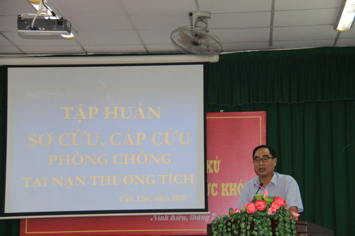 Thạc sĩ Lâm Hoàng Dũng, Phó Giám đốc Trung tâm Kiểm soát bệnh tật TP Cần Thơ phát biểu khai mạc lớp tập huấn tại quận Ninh Kiều