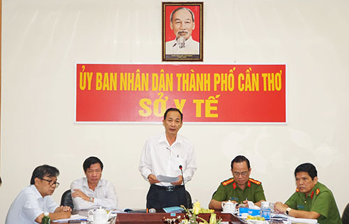 Ông Phạm Phú Trường Giang, Phó Giám đốc Sở Y tế TP Cần Thơ, phát biểu chỉ đạo.
