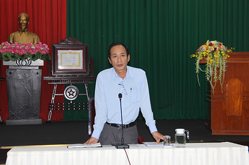 Ông Phạm Phú Trường Giang, Phó Giám đốc Sở Y tế phát biểu tại cuộc họp Ban Chỉ đạo phòng chống dịch COVID-19 ngành Y tế.