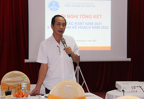 Ông Phạm Phú Trường Giang, Phó Giám đốc phụ trách điều hành Sở Y tế phát biểu chỉ đạo tại hội nghị.