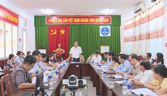 Ông Phạm Phú Trường Giang, Phó Giám đốc Sở Y tế TP Cần Thơ phát biểu chỉ đạo tại buổi kiểm tra.