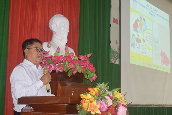 Ông Trần Trường Chinh, Phó Giám đốc CDC Cần Thơ phát biểu khai mạc lớp tập huấn.