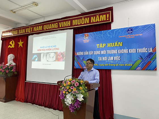 Ông Trần Trường Chinh, Phó Giám đốc Trung tâm Kiểm soát bệnh tật TP Cần Thơ phát biểu khai mạc lớp tập huấn.