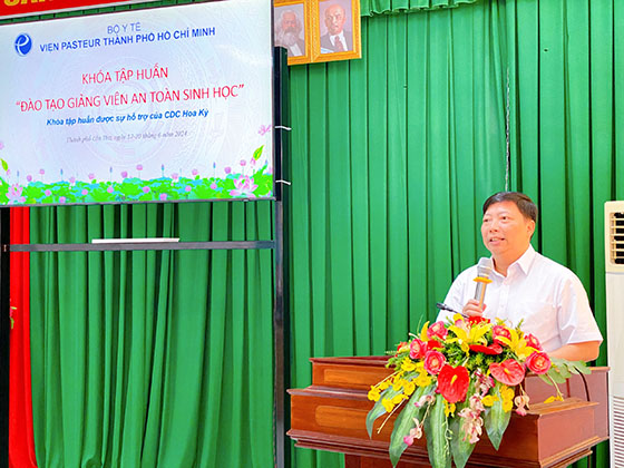 Ông Nguyễn Vũ Trung, Viện trưởng Viện Pasteur TP Hồ Chí Minh phát biểu khai mạc Khóa “Đào tạo giảng viên An toàn sinh học”.