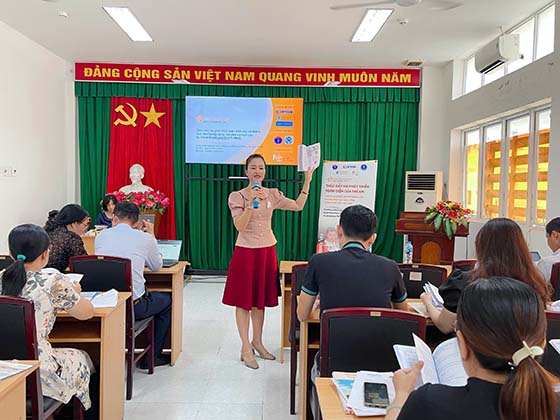 TAP HUAN GV LAM CHA ME TICH CUC 03