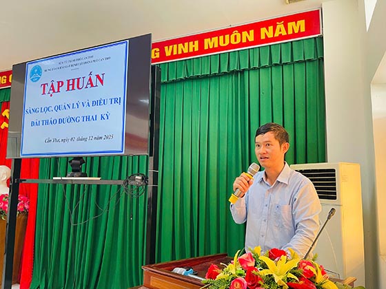Ông Hà Tấn Vinh, Phó Giám đốc CDC Cần Thơ phát biểu tại buổi tập huấn. Ảnh: Duy Lê.