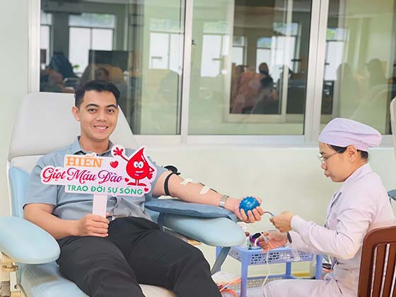 CDC HIEN MAU TINH NGUYEN – 4