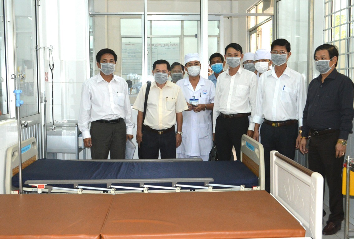 Đoàn kiểm tra, giám sát công tác phòng, chống dịch nCoV tại Bệnh viện Đa khoa quận Ô Môn