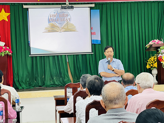 CONG TAC VIEN THUOC LA 02
