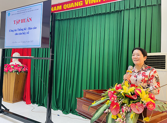 BS.CKI Trần Thị Thu Hồng, Trưởng khoa Sức khỏe sinh sản - CDC Cần Thơ phát biểu khai mạc.