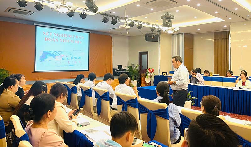 TAP HUAN TU VAN XET NGHIEM HIV 03